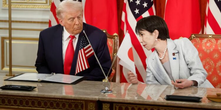 La primera ministra de Japón dijo que Trump la llamó en medio de las persistentes tensiones con China