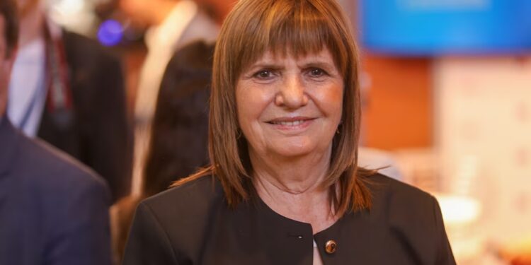 Patricia Bullrich define la estrategia libertaria en el Senado y desembarca con su equipo