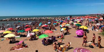 Con algo de lluvias y poco sol, el finde estará fresquito en la Costa Atlántica