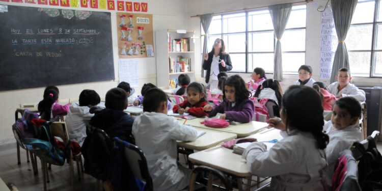 En cuatro años habrá 1,2 millones de estudiantes menos en la primaria