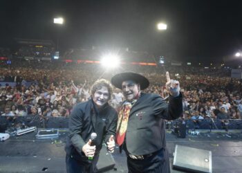 Dedicada a Córdoba, Milei cantó «Amor Salvaje» con el Chaqueño Palavecino