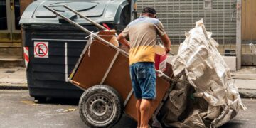 La canasta básica que mide pobreza e indigencia sube por cuarto mes consecutivo