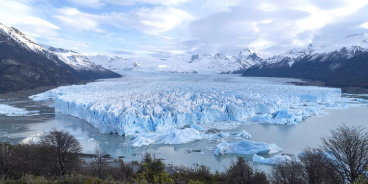 Media sanción a la Ley de Glaciares, festeja la Mesa del Cobre, y define Diputados