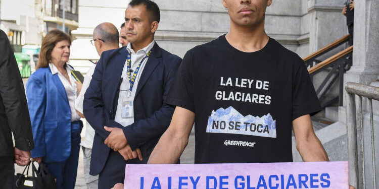 El oficialismo cedió y sacó del temario de la sesión del miércoles el cambio en la Ley de Glaciares