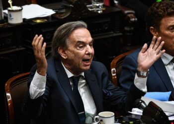 Reforma Laboral: el recorte de sueldos por enfermedad podría devolver al Senado el proyecto del oficialismo