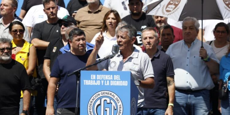 Reforma Laboral: la CGT moviliza pero no convoca al paro