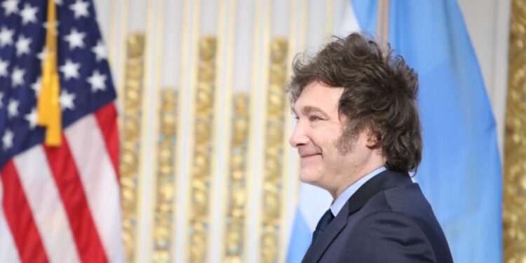 El Riesgo País, que había perforado el piso, subió casi 10 puntos en apenas tres días