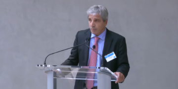 Caputo alentó a invertir en Argentina y aseguró que tendrá «el mejor desempeño en los próximos 30 años»