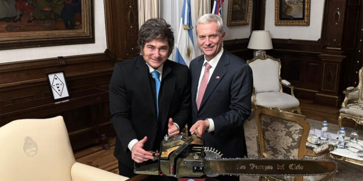 Milei viajó a Chile por la jura de Kast pero se quedó sin bilateral «por cuestiones de agenda»