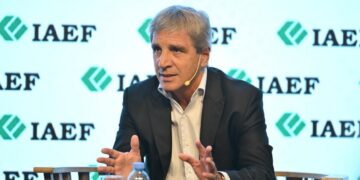 Luis Caputo: «Veníamos bien y sufrimos un retroceso en los últimos ocho meses»