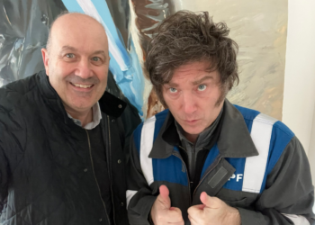 Sturzenegger aún no sacó sus dólares del colchón y su patrimonio creció casi mil millones de pesos