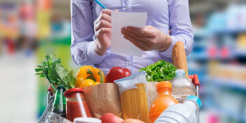 (NO PUBLICAR) Las ventas reales en supermercados y shoppings cayeron durante enero 2026