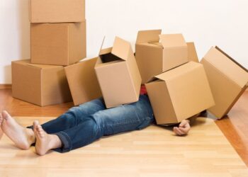 Independizarse, la odisea juvenil: para vivir solos necesitan más de $2 millones por mes