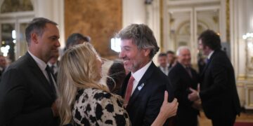 Milei le tomó juramento a Juan Bautista Mahiques, su nuevo ministro de Justicia