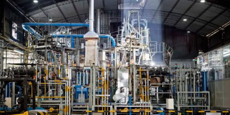 La histórica marca de termos Lumilagro cerró su producción local para importar exclusivamente a China