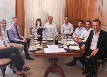 Con Milei hiperactivo, la mesa chica del gobierno vuelve a reunirse y apunta al Congreso