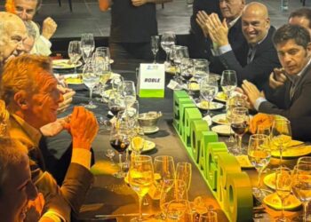 La foto de Kicillof y Macri despertó una lluvia de críticas y chicanas