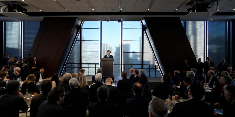 Final de fiesta: Milei regresó a Buenos Aires con gusto a poco del road show neoyorkino