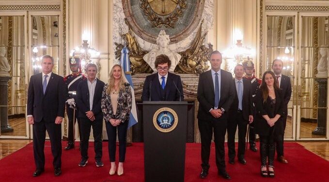 Todos celebran el fallo por YPF en EEUU y se abre la pelea por quién “ganó” el juicio