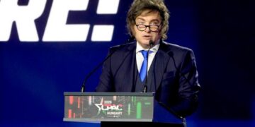 Milei en Hungría: «Cuando la inmigración no se adapta se convierte en invasión»