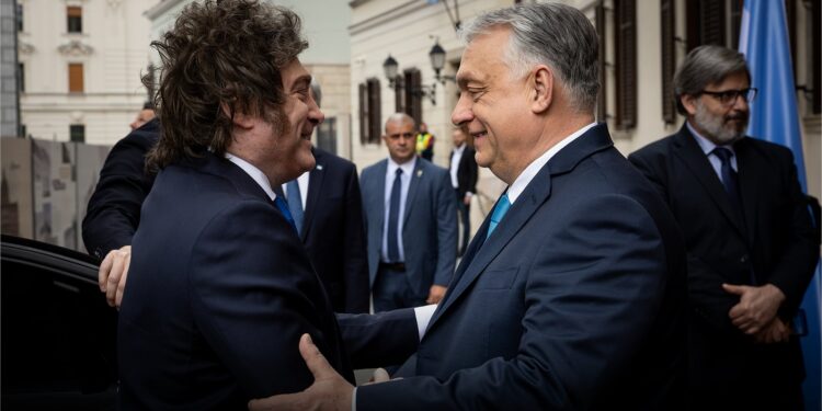 Milei en Hungría: «Cuando la inmigración no se adapta se convierte en invasión»