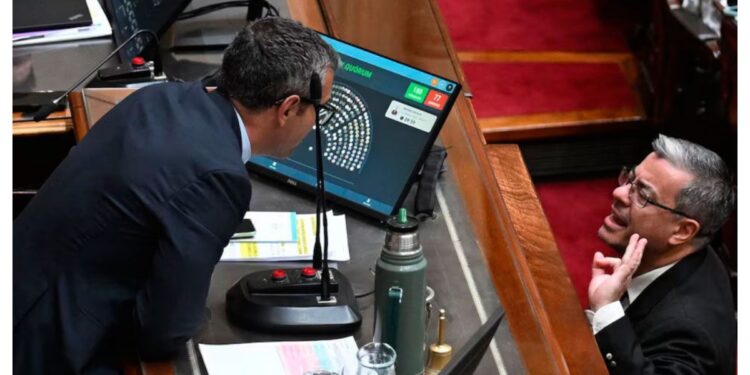 Reparto de comisiones en Diputados: en medio de la desconfianza, LLA abre diálogo con el peronismo