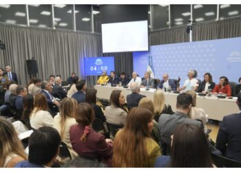 Tensión, cruces y acusaciones en el debut de la audiencia pública por Glaciares