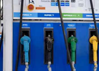 ¿Subirá el precio de la nafta en Argentina por la guerra en Irán?