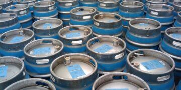 Petróleo se dispara a récord en cuatro años: cómo impacta en el país