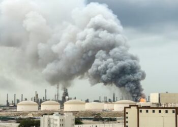 Petróleo se dispara a récord en cuatro años: cómo impacta en el país