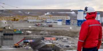 Después de haberla frenado por dos años, el Gobierno reanudó la construcción de una hidroeléctrica