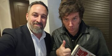 Milei volvió a irse de viaje y bancó a Adorni: dijo que para el Estado fue un «costo marginal»