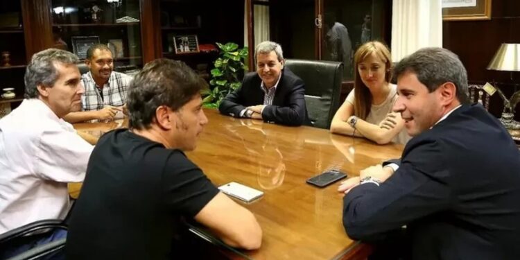 El desgaste libertario acelera el diálogo entre las partes del rompecabezas peronista