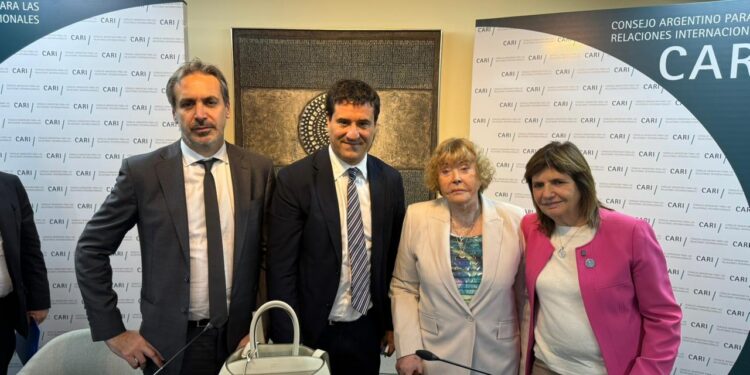 En medio de la crisis y sin agenda positiva, el gobierno apura a la eliminación de las PASO