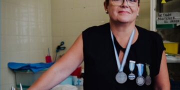 El novio se oponía, pero el padre le dio un tesoro y ella curó en el mar: «Ganamos la batalla cultural por Malvinas»