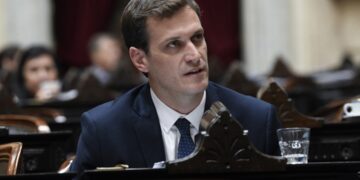 Un rifle en Diputados: legislador del PRO se quiso enviar un arma de venta libre a su despacho