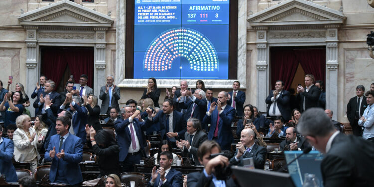 Glaciares: LLA aprobó la reforma y abre la cordillera a las mineras