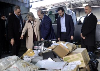 Monteoliva se mostró con Adorni y confirmó su alineamiento con el karinismo