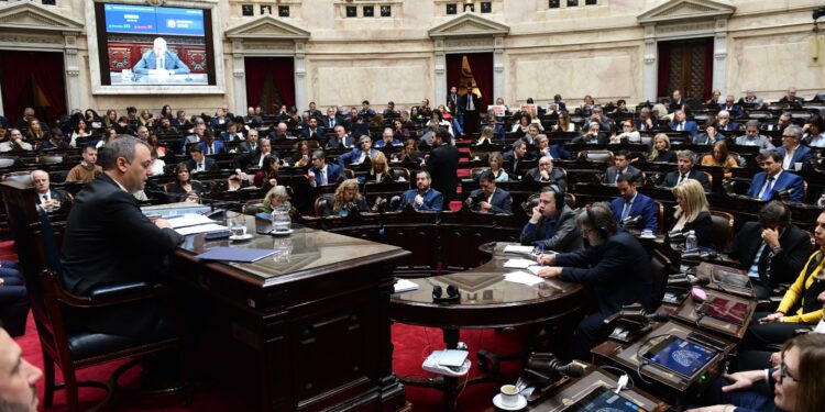 Las perlitas que dejó el primer informe de gestión del ministro preferido de Karina
