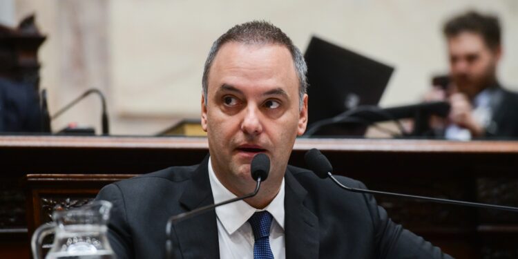 Adorni acusó nuevamente al kirchnerismo para justificar la disparada inflacionaria