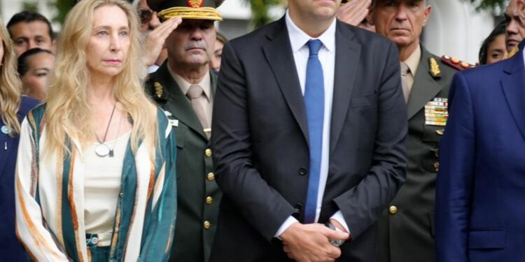 Adornigate: la Justicia levantó el secreto fiscal y bancario del jefe de Gabinete y su esposa