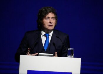 Milei apuntó contra el círculo rojo y aseguró que el plan económico no se cambia