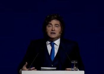 Milei apuntó contra el círculo rojo y aseguró que el plan económico no se cambia