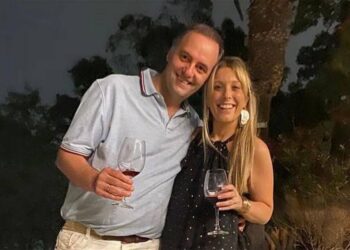 Adorni más complicado: una aerolínea confirmó su viaje a Aruba