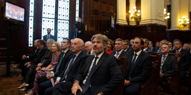 El Gobierno presentó un «per saltum» ante la Corte para que se expida sobre la reforma laboral