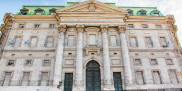 Créditos del Nación bajo la lupa: el banco niega una línea especial para funcionarios