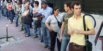 Casi 40.000 trabajadores se sumaron al seguro de desempleo en sólo tres meses