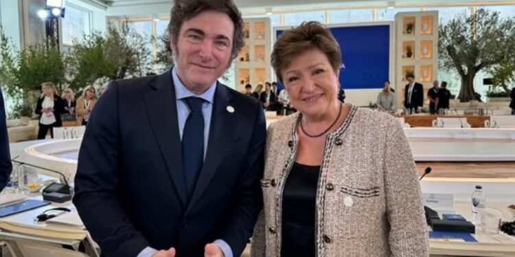 Menos crecimiento y más inflación: el FMI empeora las proyecciones para Argentina