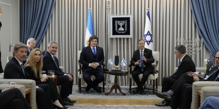 «Por eso que gobierno del modo que gobierno», dijo Milei desde Israel para rafiticar que no cambiará el rumbo