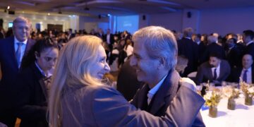 Las heridas abiertas de una cena que reunió al círculo rojo antes del 29A de Adorni